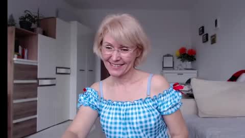 Snapshot of jasmin18v chatting on 02-27-25, 01:49 Jasmin room for people 40 online show from 02-27-25, 01:49