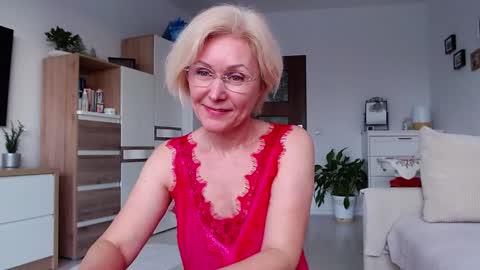 Snapshot of jasmin18v chatting on 02-19-26, 01:18 Jasmin room for people 40 online show from 02-19-26, 01:18