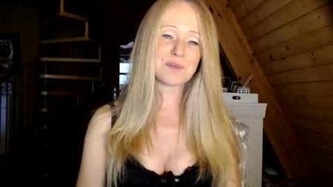 Snapshot of jasmin2310 chatting on 06-07-26, 04:44 Jasmiiinfox online show from 06-07-26, 04:44