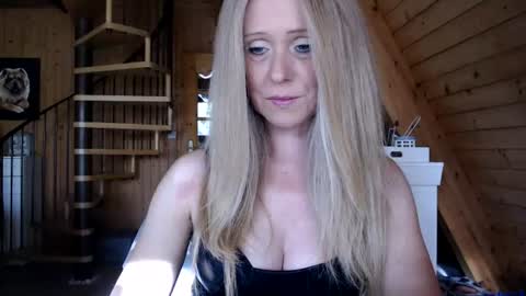 Snapshot of jasmin2310 chatting on 06-12-26, 05:34 Jasmiiinfox online show from 06-12-26, 05:34