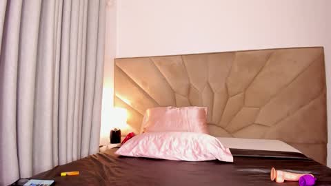 Snapshot of jasmin_melons chatting on 10-16-25, 03:40 jasmin_melons online show from 10-16-25, 03:40