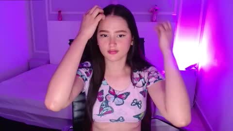Snapshot of jasminebella0 chatting on 02-21-25, 10:37 Jazmin online show from 02-21-25, 10:37