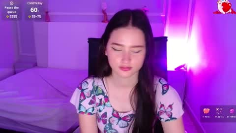 Snapshot of jasminebella0 chatting on 02-22-25, 01:44 Jazmin online show from 02-22-25, 01:44