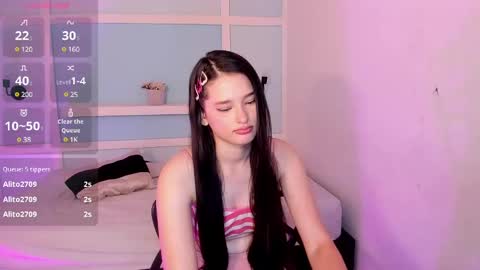 Snapshot of jasminebella0 chatting on 02-25-25, 02:25 Jazmin online show from 02-25-25, 02:25