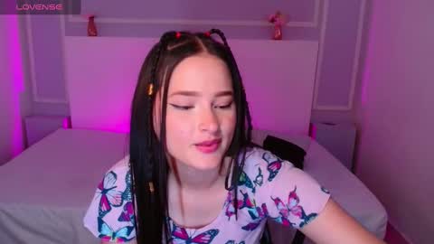 Snapshot of jasminebella0 chatting on 03-01-25, 10:53 Jazmin online show from 03-01-25, 10:53