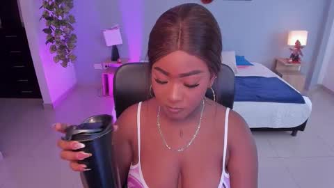 Snapshot of jasminecampbell chatting on 12-18-25, 08:48 Instagram jasminecampbell1 online show from 12-18-25, 08:48