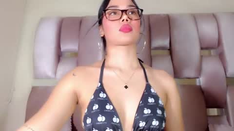 Snapshot of jasminemoore chatting on 07-31-26, 12:10 Jazmin online show from 07-31-26, 12:10