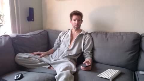 Snapshot of jasonberg29 chatting on 12-14-25, 08:30 Jason online show from 12-14-25, 08:30