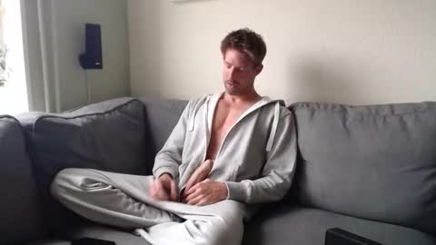 Snapshot of jasonberg29 chatting on 02-11-26, 12:32 Jason online show from 02-11-26, 12:32