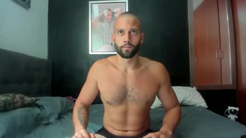 Snapshot of jasonmartiinez chatting on 11-08-25, 04:51 online show from 11-08-25, 04:51