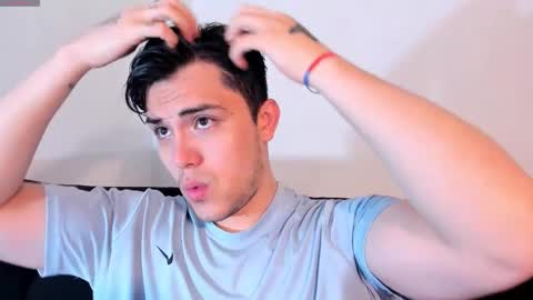 Snapshot of jasonxd98 chatting on 01-11-26, 02:33 Jason online show from 01-11-26, 02:33