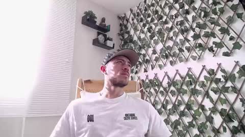 Snapshot of jasson_king01 chatting on 03-08-25, 09:29 JKing online show from 03-08-25, 09:29