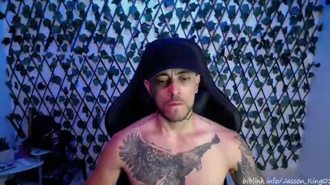 Snapshot of jasson_king01 chatting on 09-10-25, 02:11 JKing online show from 09-10-25, 02:11
