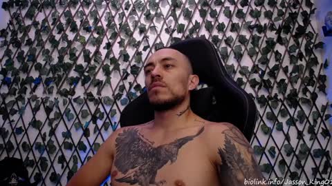 Snapshot of jasson_king01 chatting on 09-18-25, 01:18 JKing online show from 09-18-25, 01:18