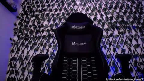 Snapshot of jasson_king01 chatting on 09-22-25, 10:28 JKing online show from 09-22-25, 10:28