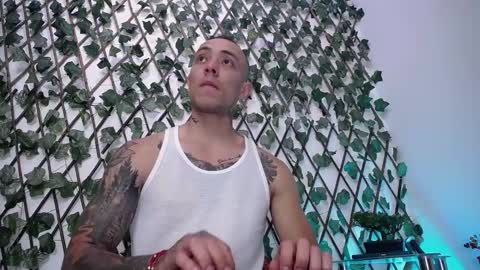 Snapshot of jasson_king01 chatting on 10-01-25, 01:00 JKing online show from 10-01-25, 01:00