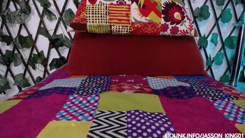 Snapshot of jasson_king01 chatting on 10-02-25, 01:45 JKing online show from 10-02-25, 01:45