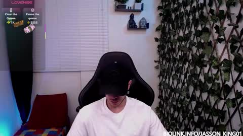 Snapshot of jasson_king01 chatting on 11-12-25, 12:11 JKing online show from 11-12-25, 12:11