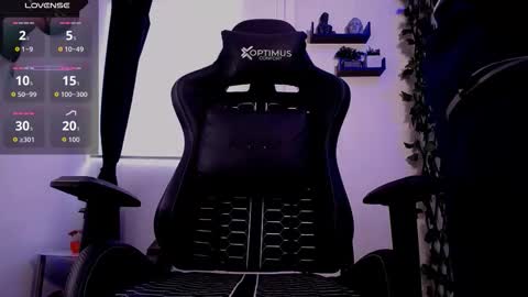 Snapshot of jasson_king01 chatting on 01-06-26, 12:42 JKing online show from 01-06-26, 12:42