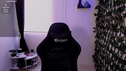 Snapshot of jasson_king01 chatting on 02-11-26, 02:11 JKing online show from 02-11-26, 02:11