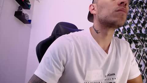 Snapshot of jasson_king01 chatting on 03-03-26, 02:12 JKing online show from 03-03-26, 02:12