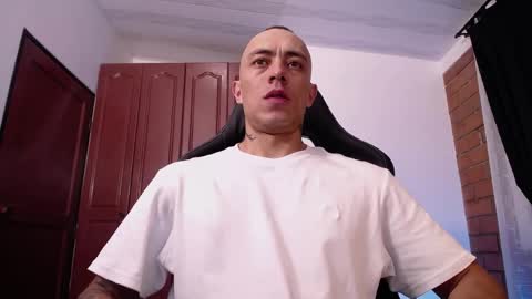 Snapshot of jasson_king01 chatting on 05-22-26, 02:08 JKing online show from 05-22-26, 02:08