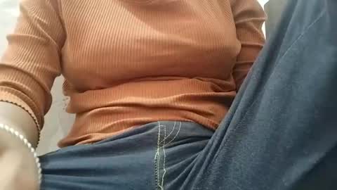 jasspreettt online show from 06-11-26, 04:32