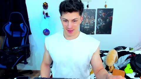 Snapshot of javiersexymann chatting on 01-27-25, 09:55 Javier online show from 01-27-25, 09:55