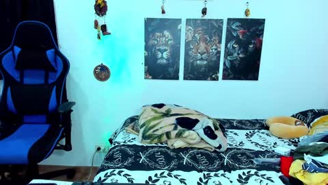 Snapshot of javiersexymann chatting on 01-30-25, 07:04 Javier online show from 01-30-25, 07:04