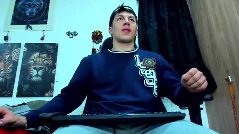 Snapshot of javiersexymann chatting on 02-26-25, 05:20 Javier online show from 02-26-25, 05:20