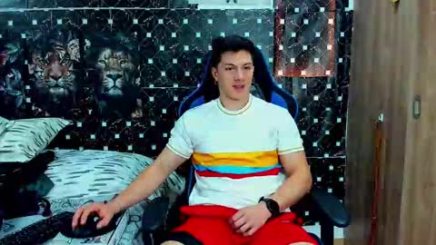 Snapshot of javiersexymann chatting on 02-20-26, 07:03 Javier online show from 02-20-26, 07:03