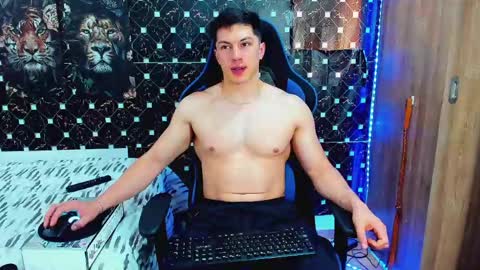 Snapshot of javiersexymann chatting on 06-05-26, 09:42 Javier online show from 06-05-26, 09:42