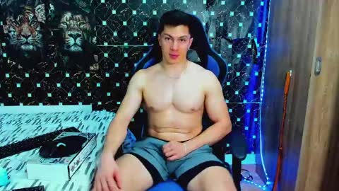 Snapshot of javiersexymann chatting on 06-06-26, 11:53 Javier online show from 06-06-26, 11:53