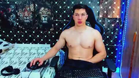 Snapshot of javiersexymann chatting on 06-10-26, 09:35 Javier online show from 06-10-26, 09:35