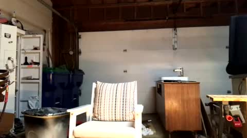 Snapshot of jawssharkparty chatting on 10-06-25, 04:54 Jaws online show from 10-06-25, 04:54