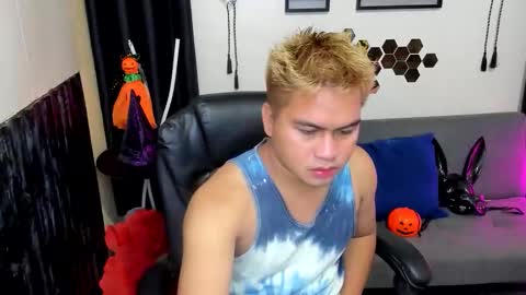 Snapshot of jay_hotcummer chatting on 10-09-25, 11:08 JL online show from 10-09-25, 11:08