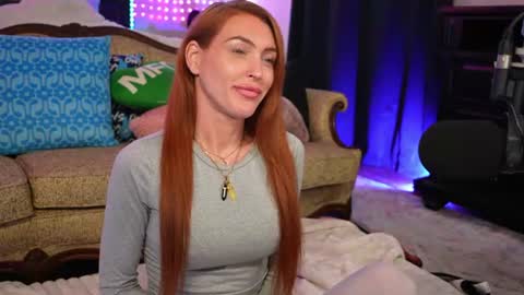 Snapshot of jaybeitsme chatting on 07-01-26, 11:59 JennyBlighe online show from 07-01-26, 11:59