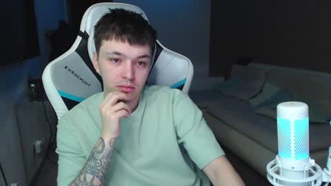 Snapshot of jayce_icestone chatting on 12-17-24, 01:39 Jayce online show from 12-17-24, 01:39