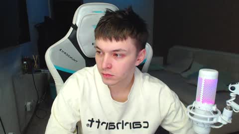 Snapshot of jayce_icestone chatting on 12-20-24, 02:19 Jayce online show from 12-20-24, 02:19