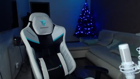 Snapshot of jayce_icestone chatting on 12-21-24, 07:03 Jayce online show from 12-21-24, 07:03