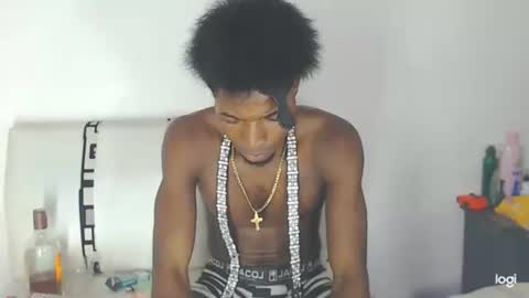 Snapshot of jaycolinss chatting on 02-06-25, 08:18 jaycollins online show from 02-06-25, 08:18