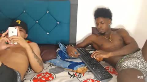 Snapshot of jaycolinss chatting on 03-03-25, 05:39 jaycollins online show from 03-03-25, 05:39