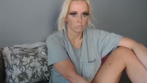 Snapshot of jaydenangel chatting on 05-04-26, 02:57 Blondie Queen Jayden online show from 05-04-26, 02:57