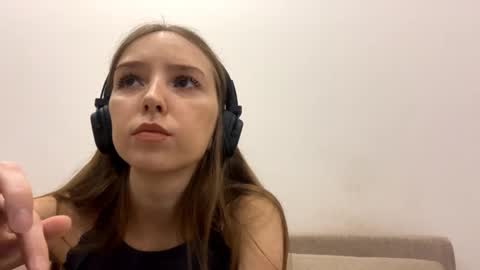 Snapshot of jayehubiak chatting on 03-07-26, 01:19 Isabella Rose online show from 03-07-26, 01:19