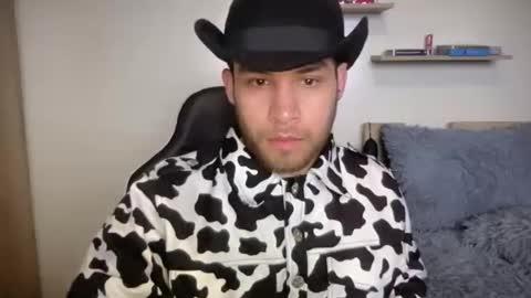 Snapshot of jayrobinson16 chatting on 10-25-25, 11:32 Jay Robinson online show from 10-25-25, 11:32