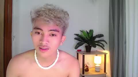 jaysee_hugecox online show from 04-18-26, 07:51