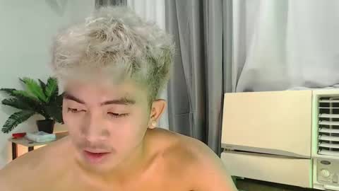 jaysee_hugecox online show from 04-19-26, 08:55