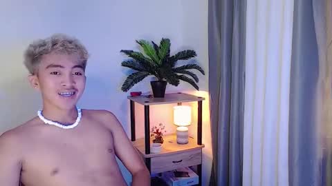 jaysee_hugecox online show from 04-21-26, 01:18