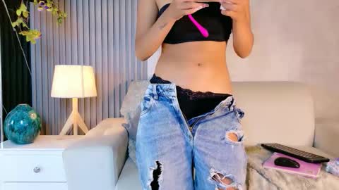 Snapshot of jazmiin_evans chatting on 02-27-26, 08:09 jazmiin_evans online show from 02-27-26, 08:09