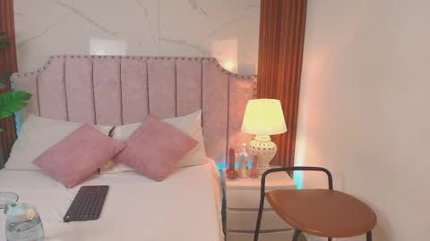 Snapshot of jazmin_606 chatting on 11-22-25, 08:19 Jazmin online show from 11-22-25, 08:19